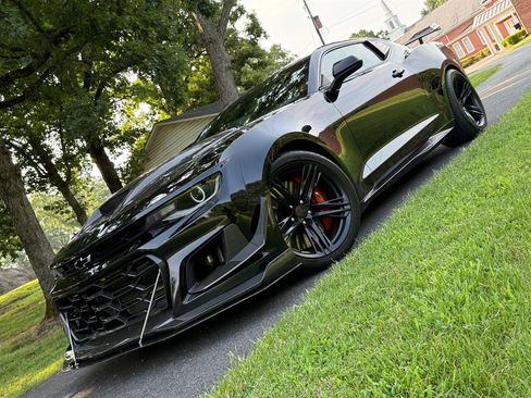 Used 2018 Chevrolet Camaro ZL1 RWD image 4