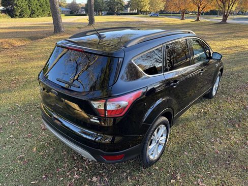 Used 2017 Ford Escape SE w/ Equipment Group 201A image 8