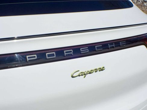 Used 2023 Porsche Cayenne Platinum Edition AWD/4WD image 16