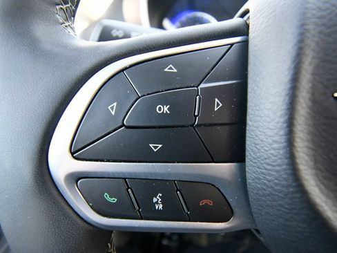 Used 2024 Chrysler Voyager LX FWD image 21