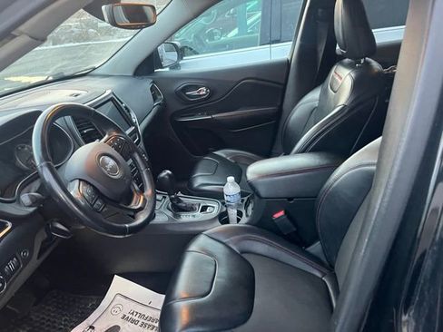 Used 2019 Jeep Cherokee Trailhawk w/ Comfort/Convenience Group image 11