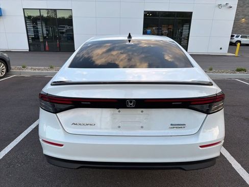 Used 2023 Honda Accord Sport image 3