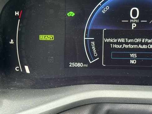 Used 2025 Toyota Camry SE FWD image 19