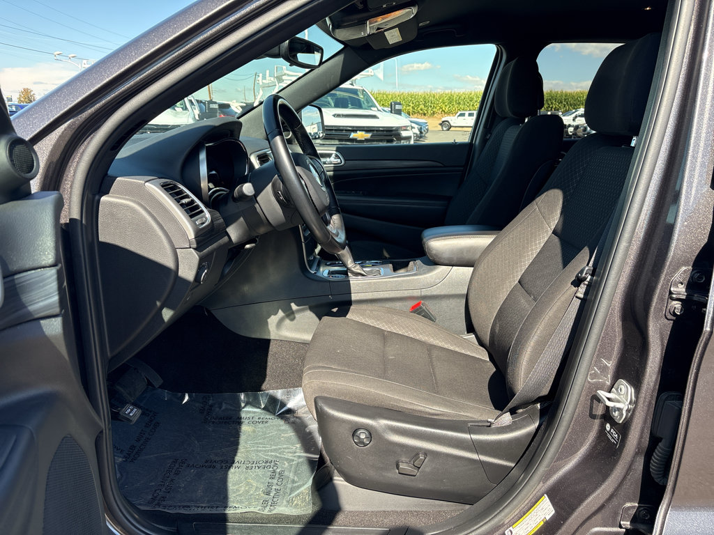 Used 2021 Jeep Grand Cherokee Laredo AWD/4WD image 11