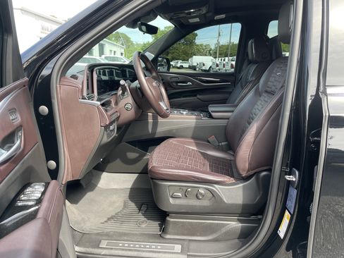 Used 2023 Cadillac Escalade Premium Luxury Platinum w/ LPO, Floor Liner Package AWD/4WD image 15