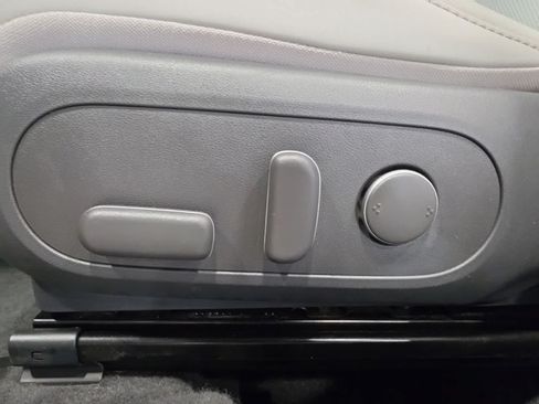 Used 2024 Hyundai Kona Limited AWD/4WD image 19