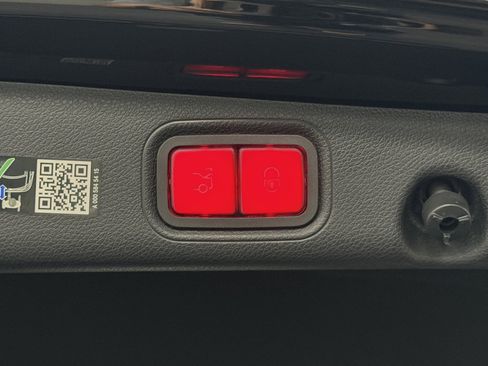 Used 2023 Mercedes-Benz E 350 Sedan image 17