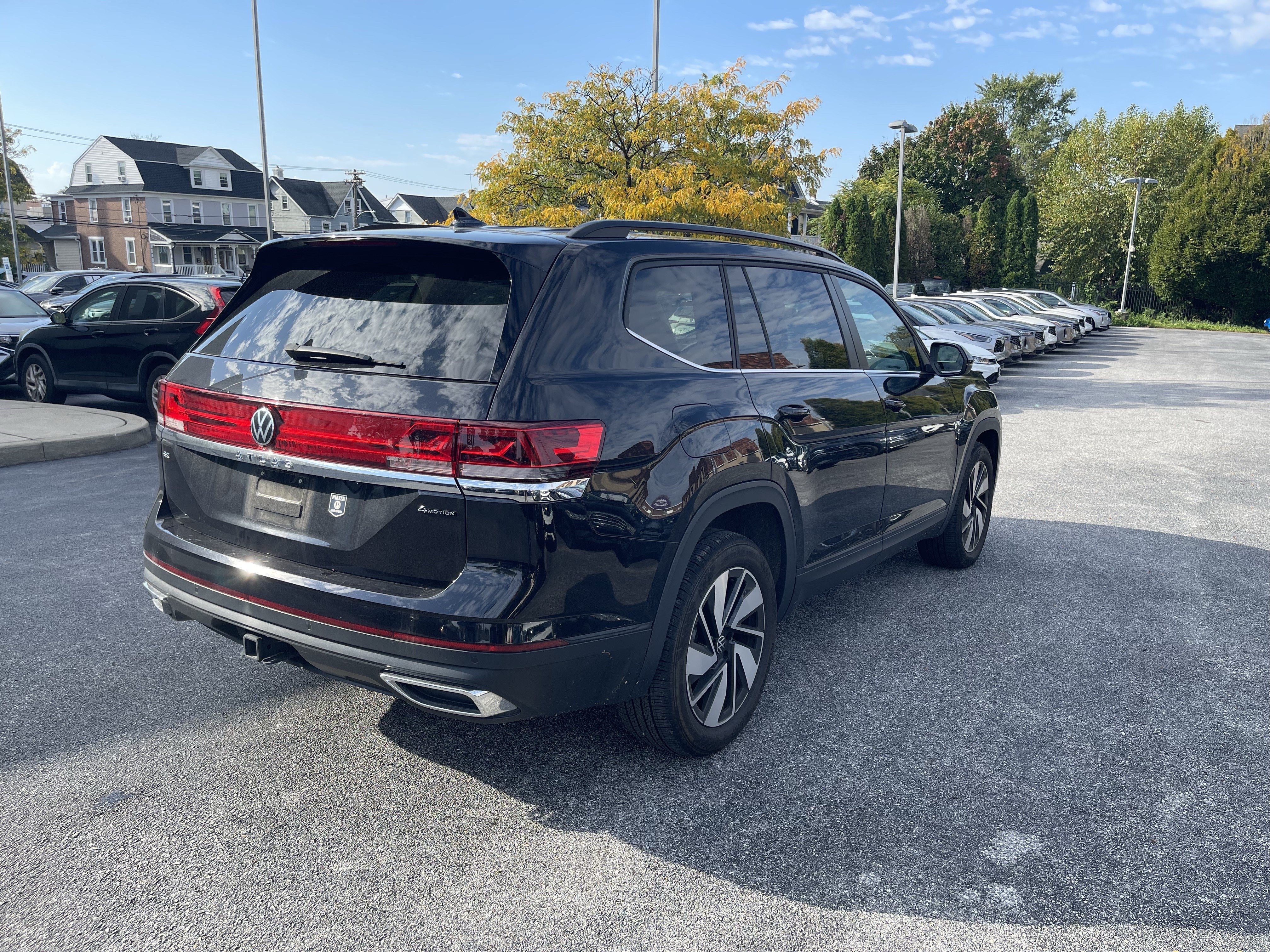Used 2024 Volkswagen Atlas SE w/ Panoramic Sunroof Package AWD/4WD image 7