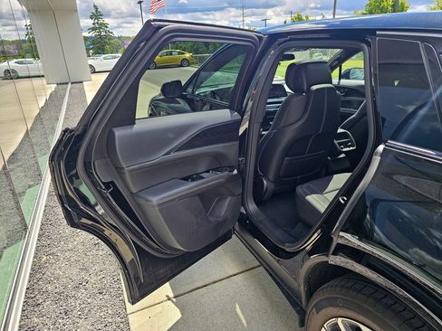 Used 2026 Cadillac Lyriq Sport AWD/4WD image 15