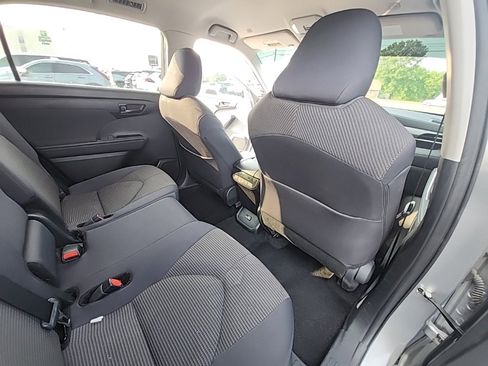 Used 2024 Toyota Highlander LE image 20