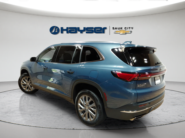 Used 2025 Buick Enclave Preferred FWD image 5