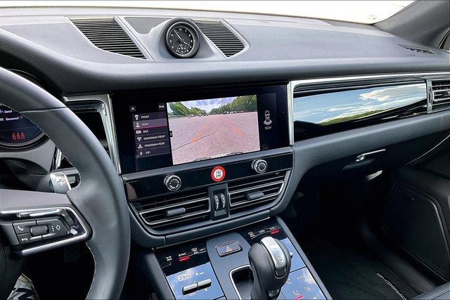Used 2026 Porsche Macan AWD/4WD image 14