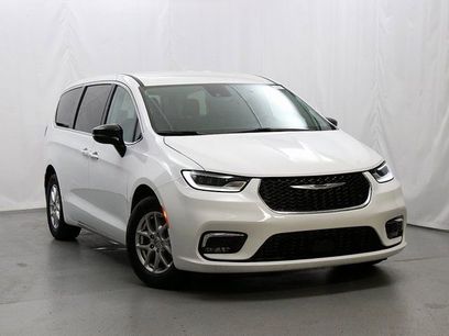 Used 2024 Chrysler Pacifica Touring-L
