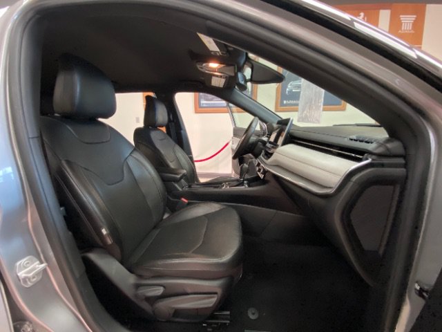 Used 2023 Jeep Compass Limited AWD/4WD image 13