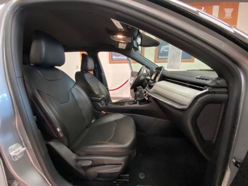 Used 2023 Jeep Compass Limited AWD/4WD image 13