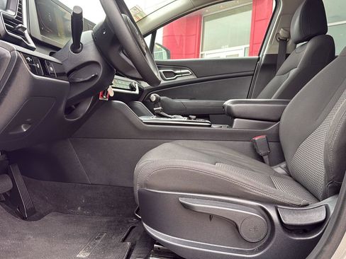 Used 2023 Kia Sportage LX AWD/4WD image 19