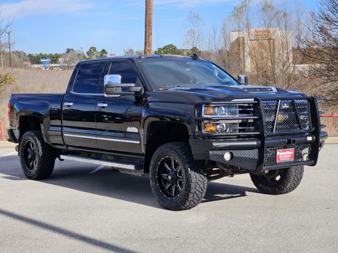 Used 2018 Chevrolet Silverado 2500 High Country w/ Duramax Plus Package image 1