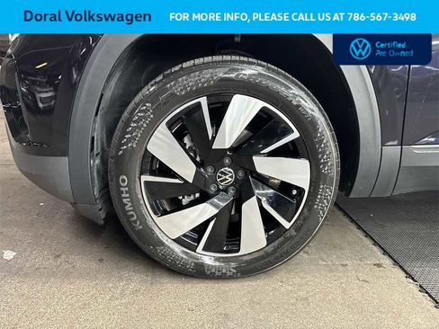 Certified 2024 Volkswagen Atlas Cross Sport SE w/ Panoramic Sunroof Package image 10
