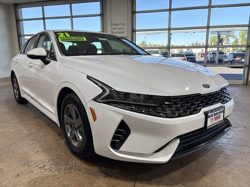 Used 2021 Kia K5 LXS FWD image 4
