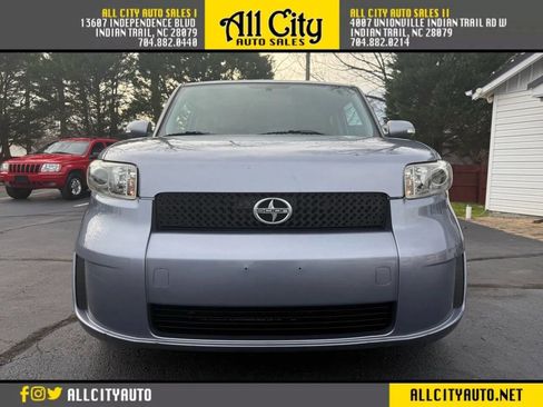Used 2010 Scion xB image 2