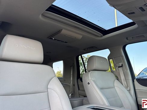 Used 2018 GMC Yukon Denali w/ Denali Ultimate Package AWD/4WD image 23