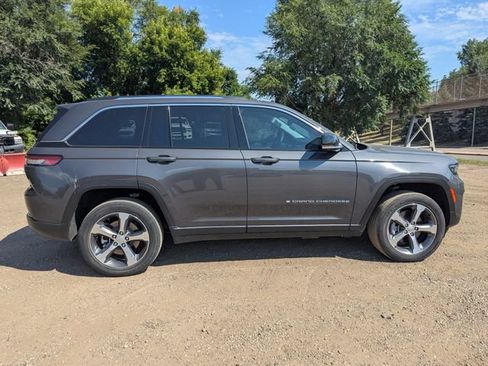 Used 2023 Jeep Grand Cherokee 4WD 4xe w/ Luxury Tech Group II image 12
