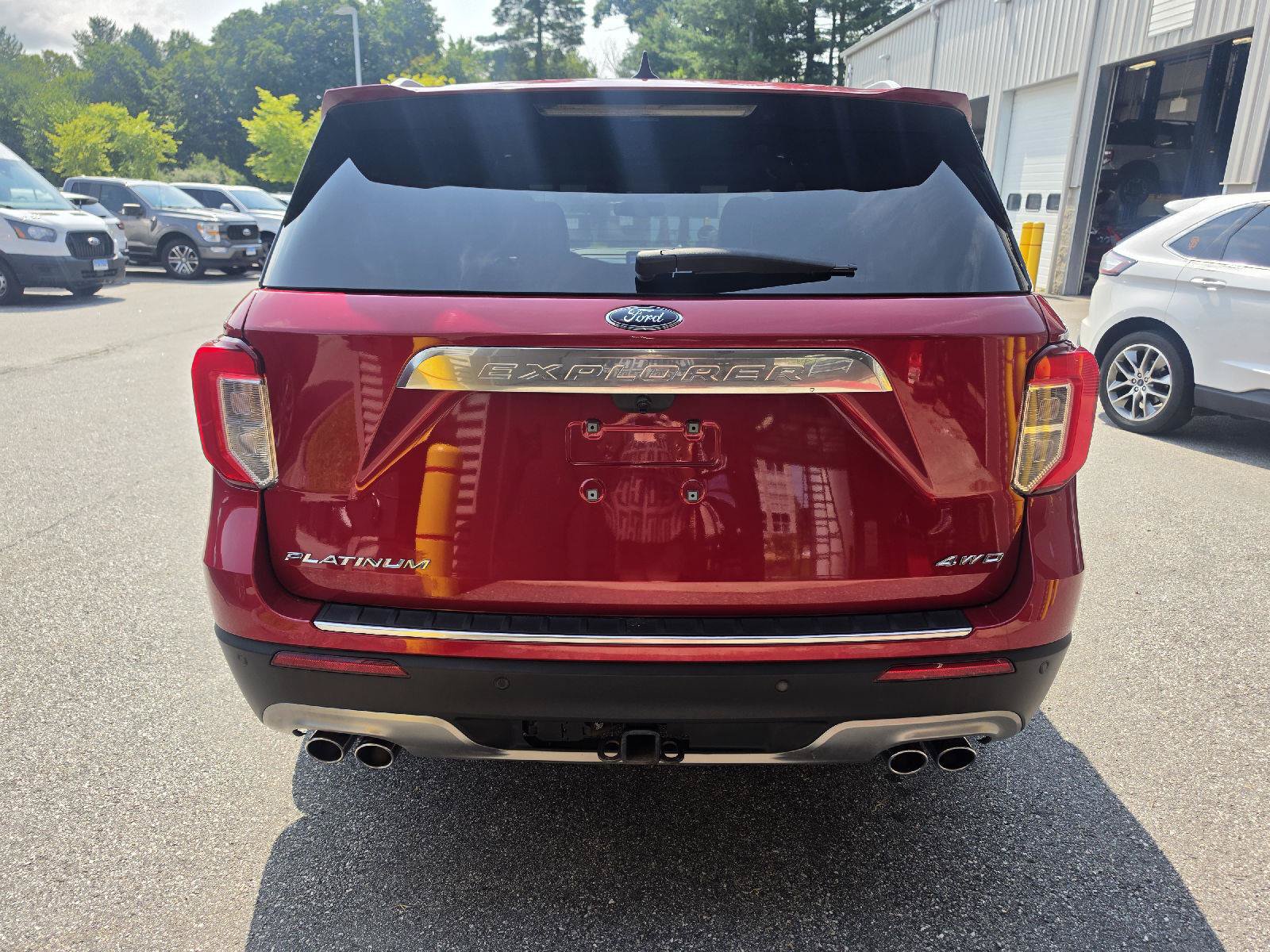 Used 2021 Ford Explorer Platinum w/ Equipment Group 601A AWD/4WD image 4