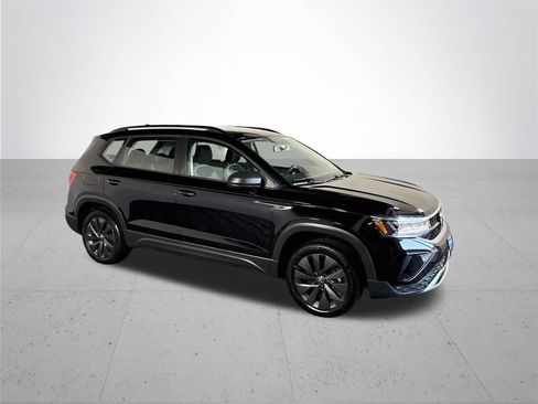 Certified 2022 Volkswagen Taos S FWD image 5