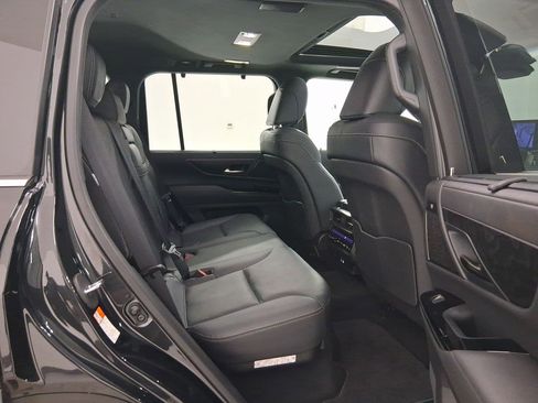 Certified 2025 Lexus LX 600 4WD w/ Luxury Package image 31