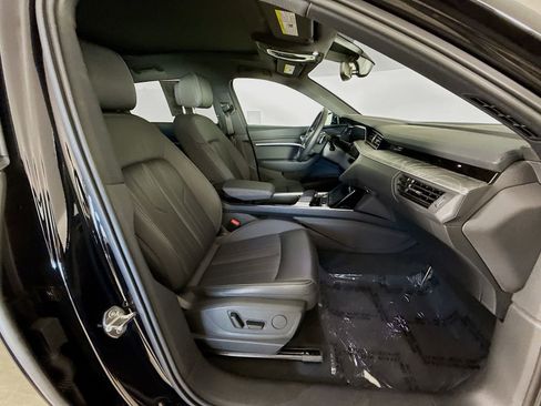 Certified 2023 Audi e-tron Premium w/ Convenience Plus Package image 29