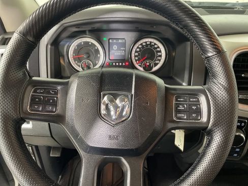 Used 2018 RAM 1500 Classic SLT AWD/4WD image 15