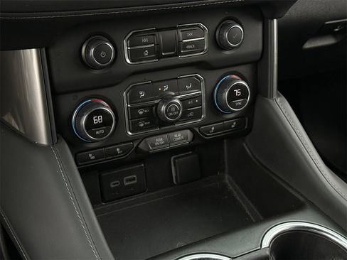 Used 2023 Chevrolet Tahoe Z71 w/ Luxury Package image 21