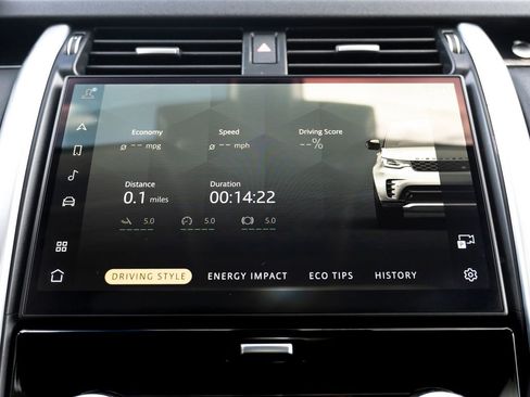 Certified 2024 Land Rover Discovery S image 29