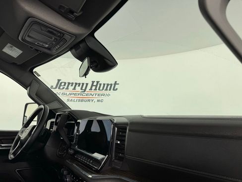 Used 2024 Chevrolet Silverado 2500 LT image 25