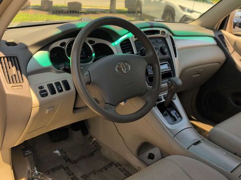 Used 2004 Toyota Highlander 2WD V6 image 10