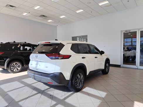 Used 2023 Nissan Rogue S AWD/4WD image 3