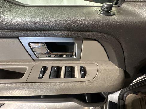 Used 2010 Ford F150 XLT image 19