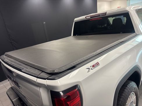 Used 2022 GMC Sierra 1500 SLT AWD/4WD image 5
