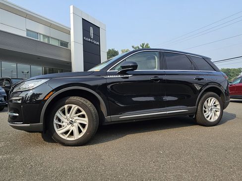 Used 2023 Lincoln Corsair AWD image 1