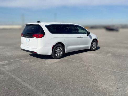 New 2026 Chrysler Voyager LX image 12