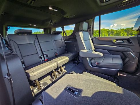 New 2026 GMC Yukon XL Denali w/ Denali Reserve Package AWD/4WD image 32