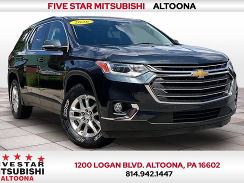 Used 2021 Chevrolet Traverse LT w/ LPO, Floor Liner Package AWD/4WD image 1