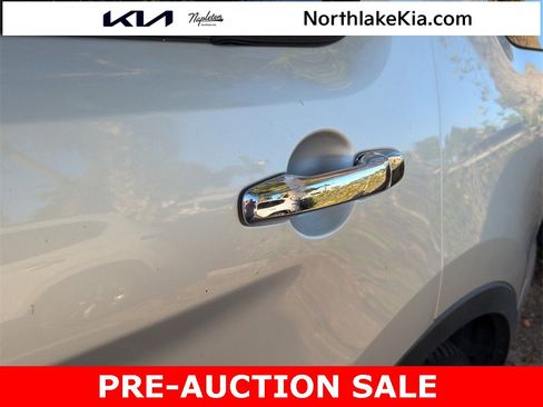 Used 2014 Ford Explorer XLT w/ Equipment Group 202A image 9