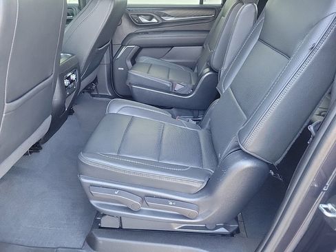 Used 2023 GMC Yukon XL Denali image 15