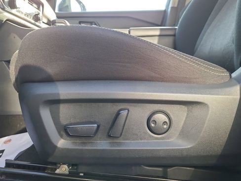 Used 2024 Nissan Rogue SV FWD image 29