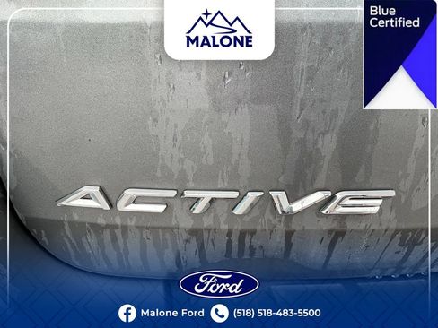Used 2025 Ford Explorer Active AWD/4WD image 17