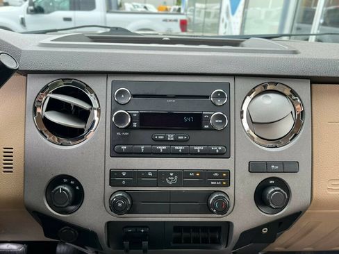 Used 2011 Ford F250 XLT w/ Snow Plow Prep Pkg AWD/4WD image 17