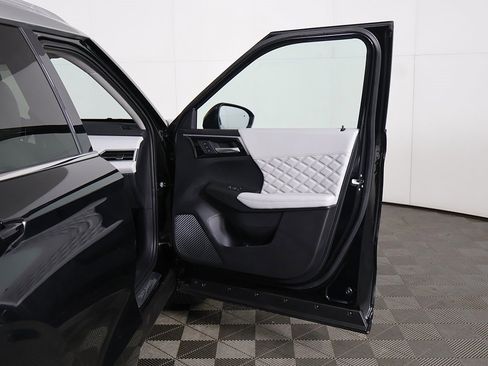 New 2025 Mitsubishi Outlander SEL image 28