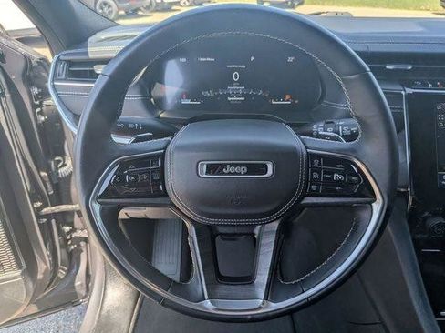 Certified 2022 Jeep Grand Cherokee Overland AWD/4WD image 19