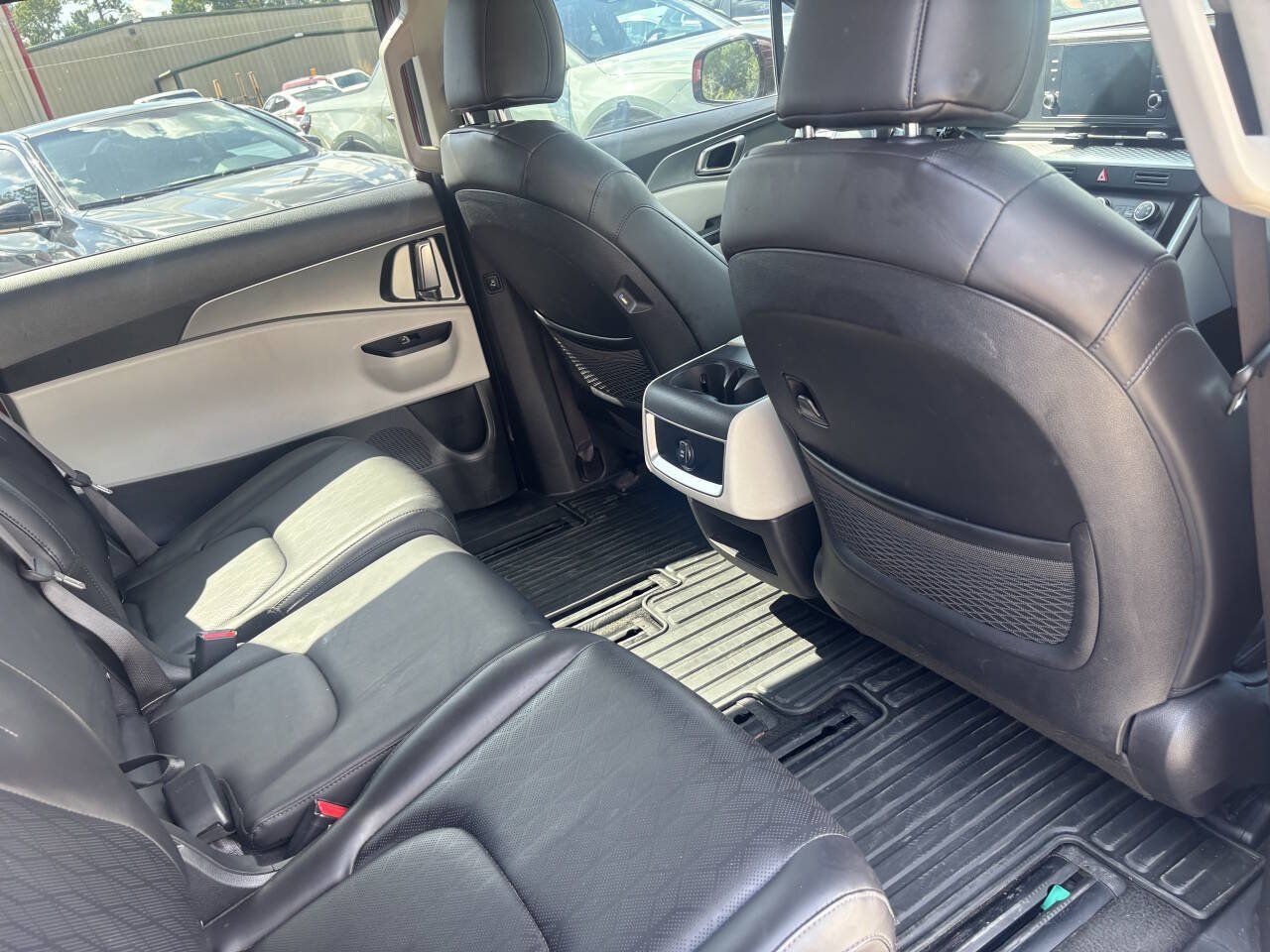 Used 2023 Kia Carnival LX FWD image 36